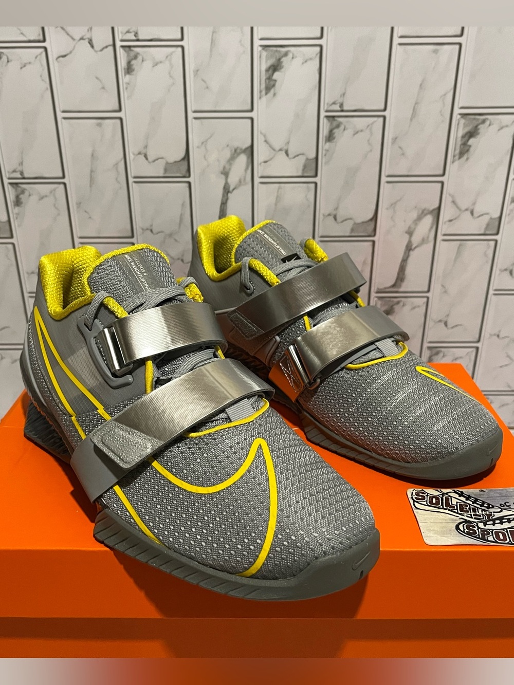 New Nike Romaleos 4 Weightlifting Shoes Gym Crossfit Workout Grey Yellow Mens - Picture 3 of 16